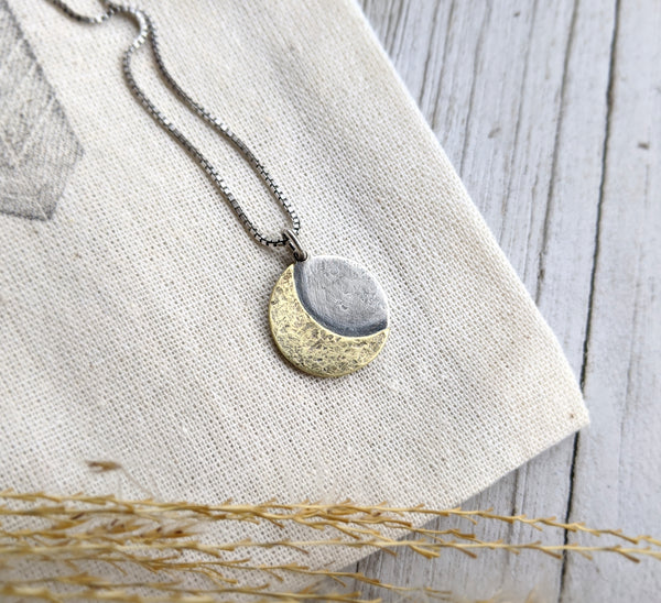 La Luna - Crescent Moon Necklace