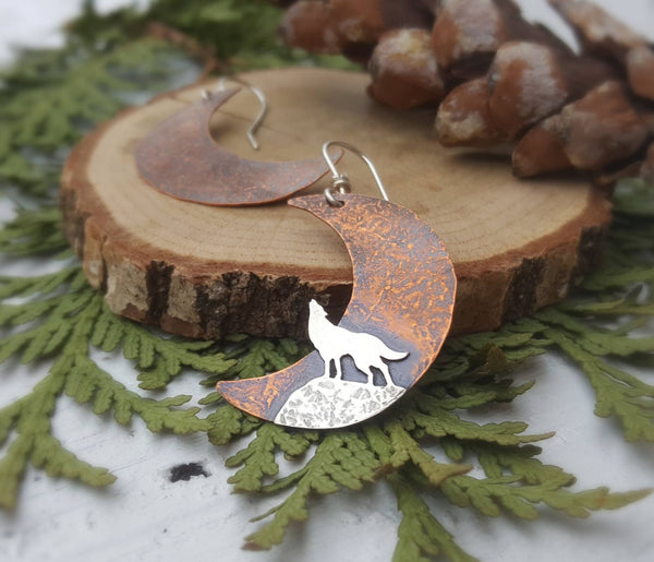Howl at the Moon - Howling wolf earrings