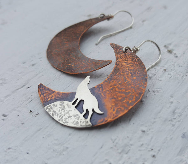 Howl at the Moon - Howling wolf earrings