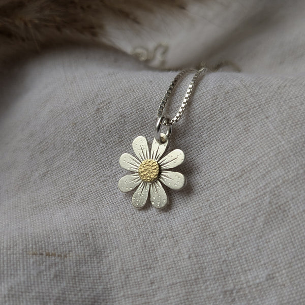 Daisy Necklace