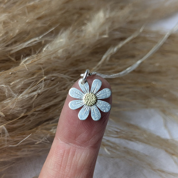 Daisy Necklace