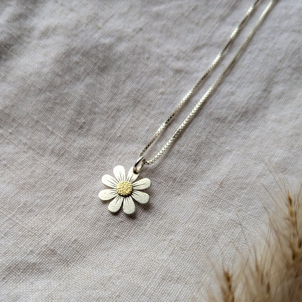 Daisy Necklace