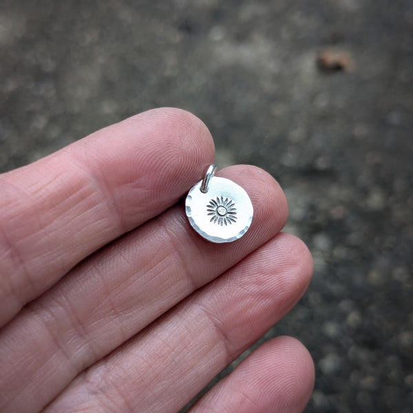 Tiny Flower - silver flower necklace