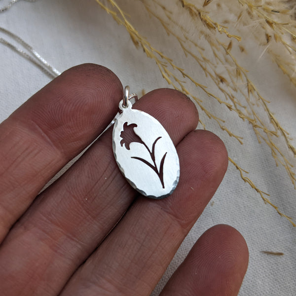 Lily - silver botanical necklace