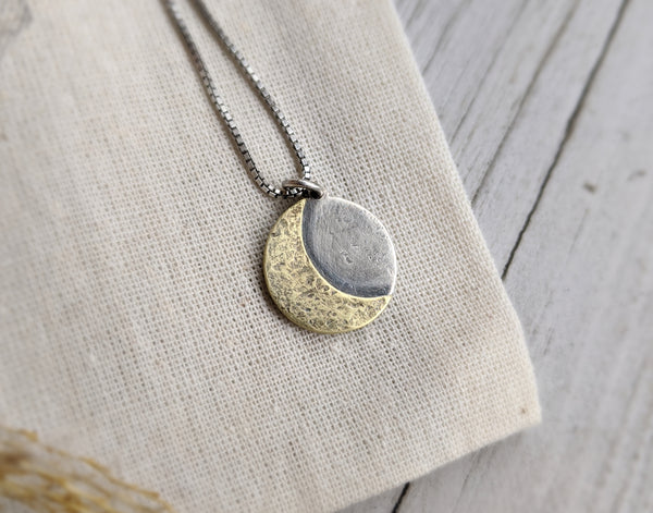 La Luna - Crescent Moon Necklace